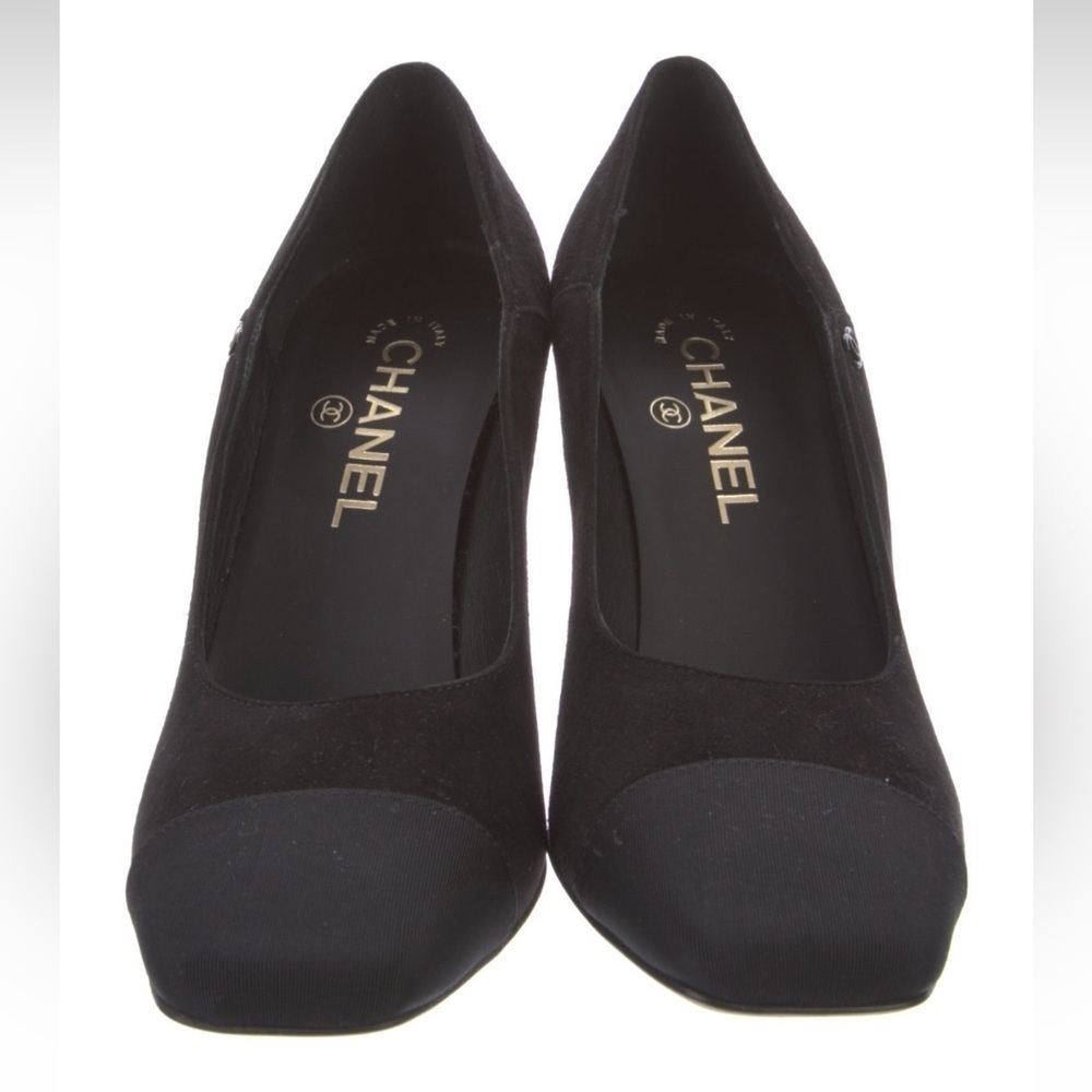 CHANEL Elegant Black Heels size 39. New in box - Picture 2 of 4